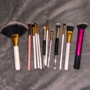 ⚡️BUNDLE Makeup Brushes⚡️